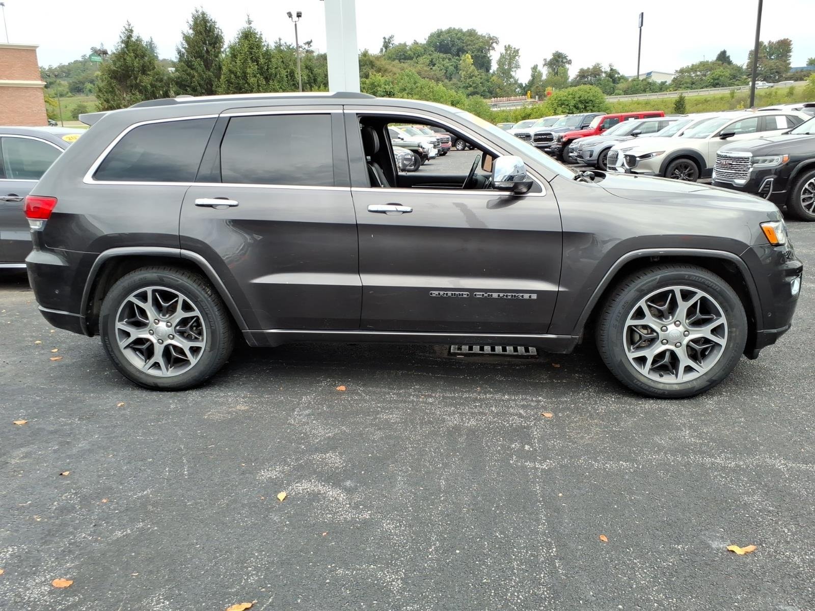 Certified Used 2021 Granite Crystal Metallic Clear Coat Jeep Overland image 4