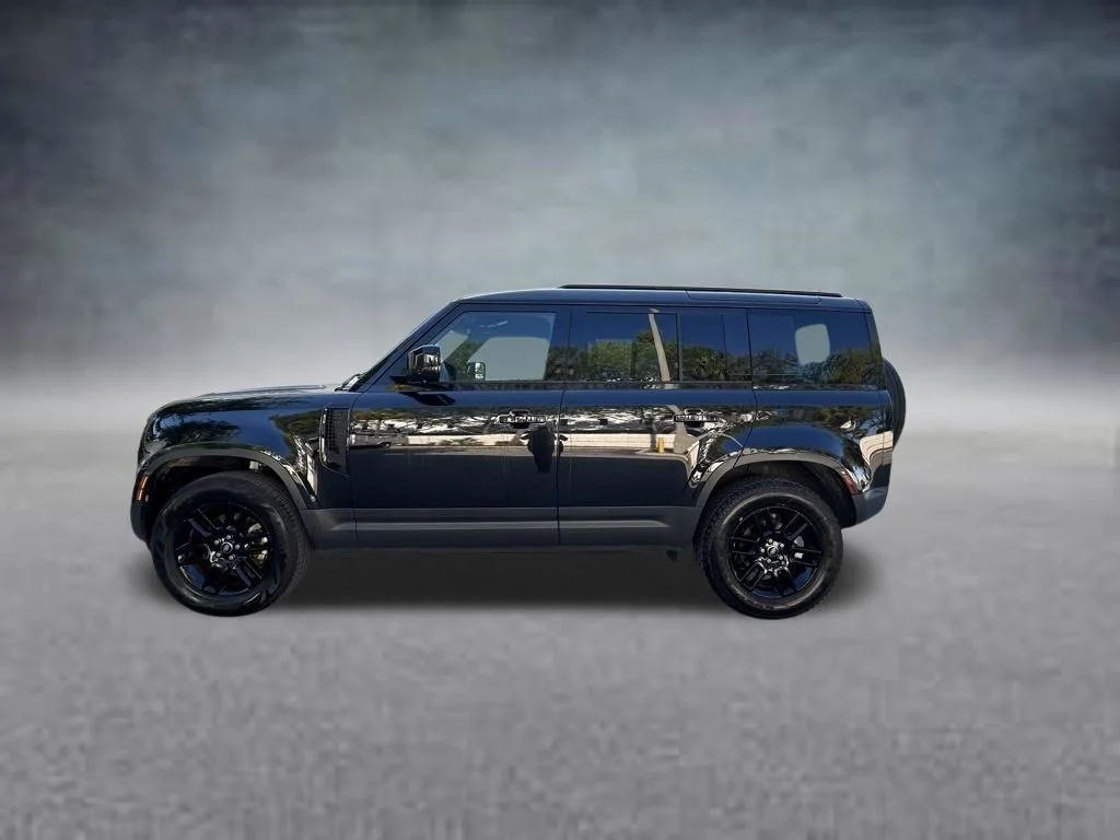 Used 2025 Black Land Rover S image 4