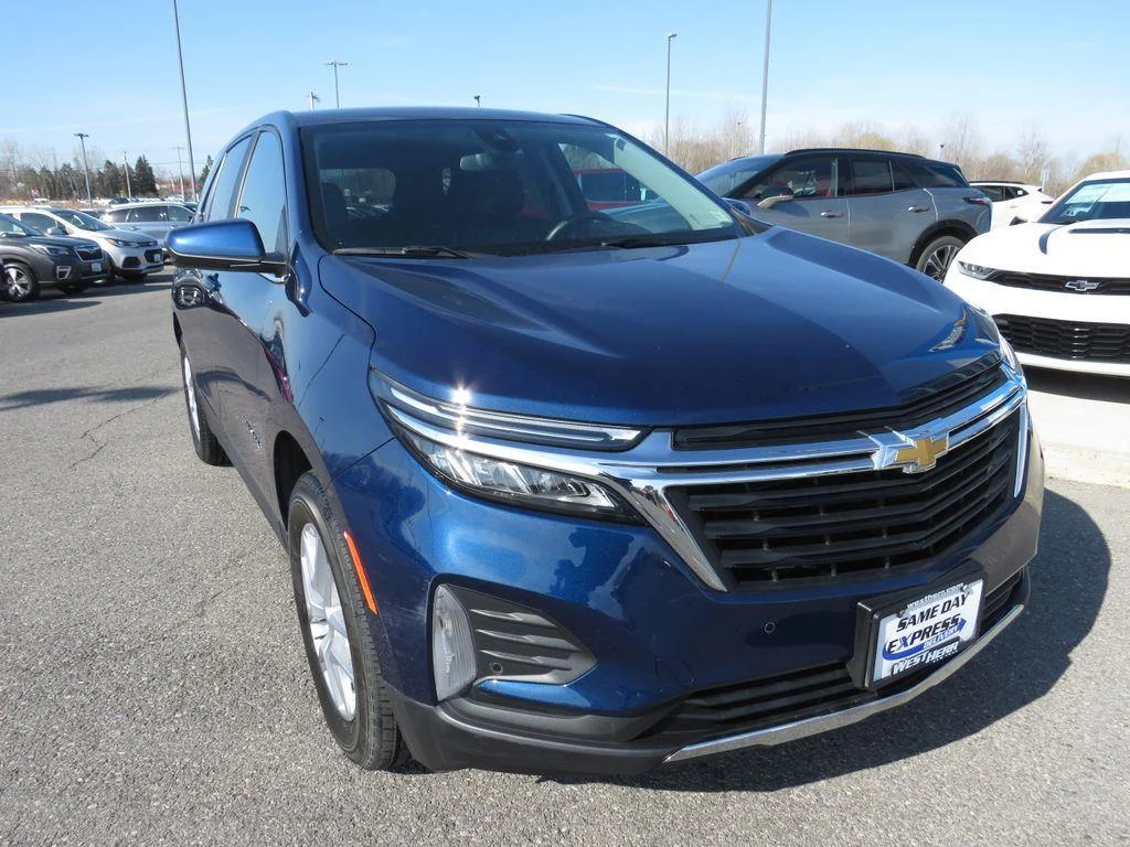 Used 2023 Blue Chevrolet LT image 3