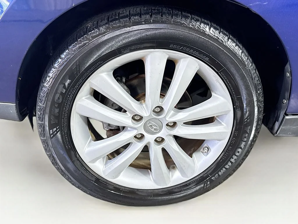 Used 2010 Blue Hyundai Limited image 37
