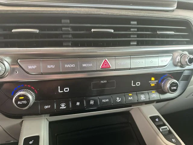 Used 2021 Black Kia EX image 19