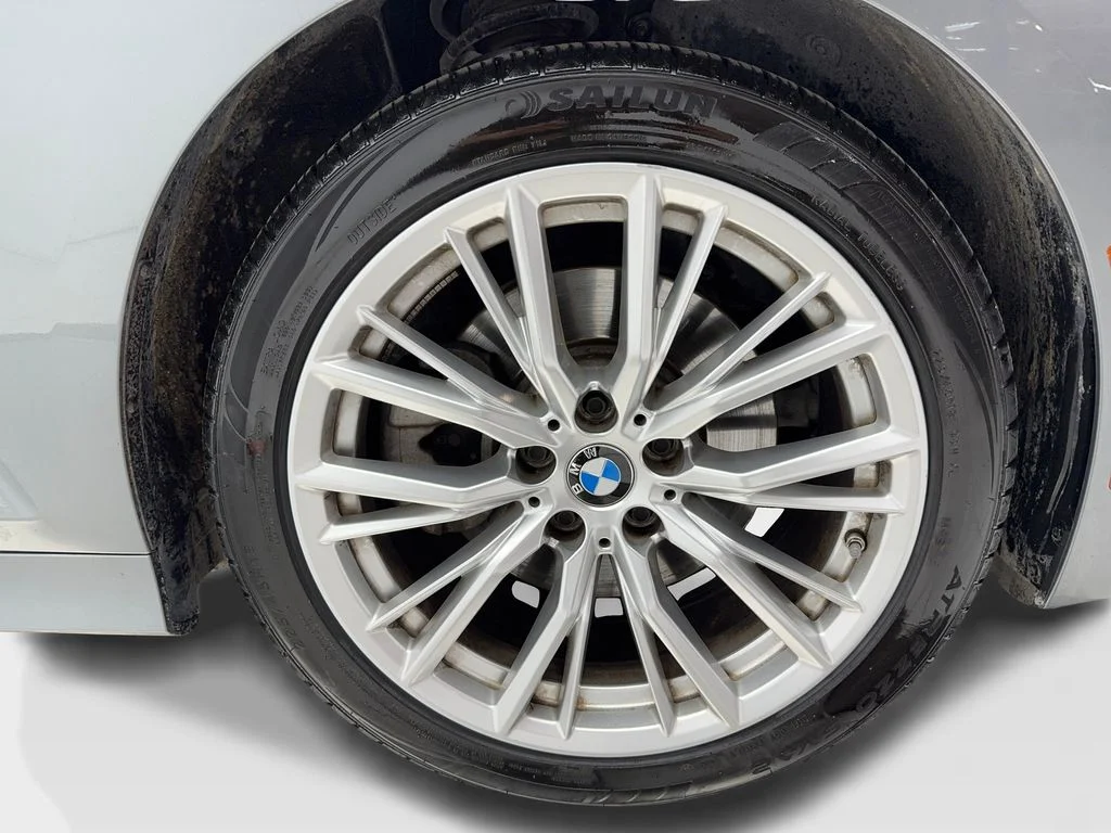 Used 2024 Gray BMW 330i image 40