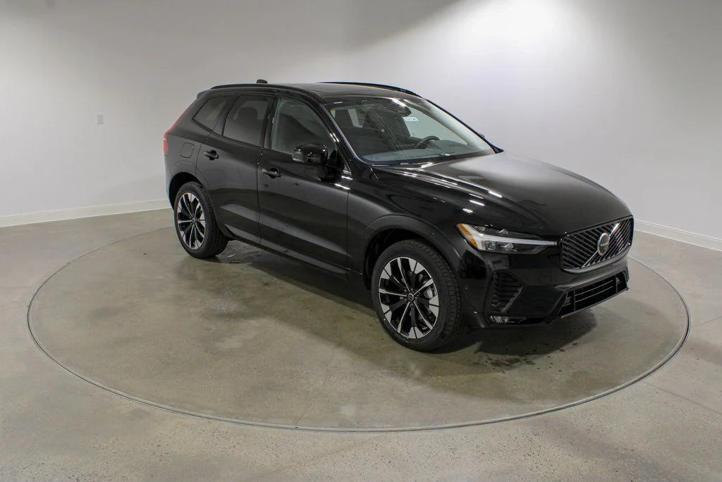 2026 Volvo XC60 Plus - Photo 7