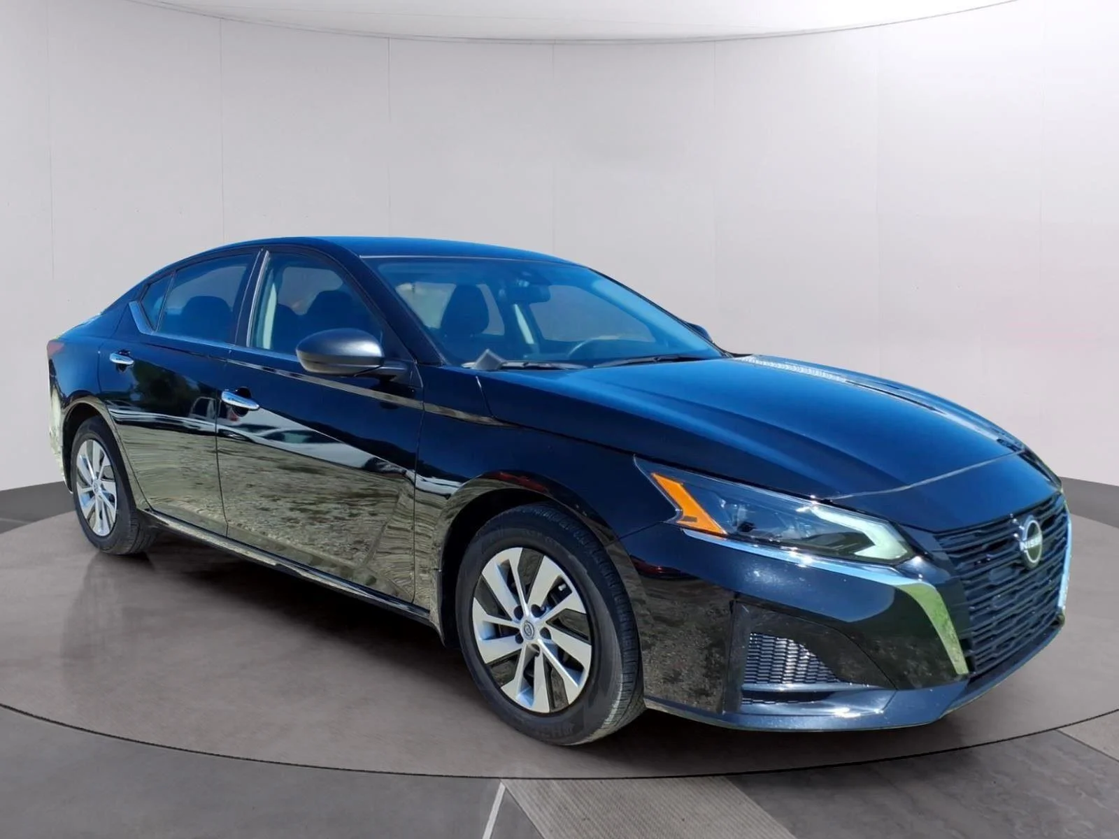 Used 2024 Super Black Nissan 2.5 S image 7