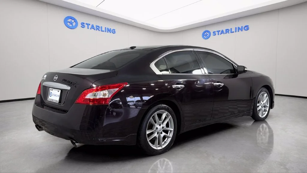 Used 2010  Nissan 3.5 SV w/Premium Pkg image 9
