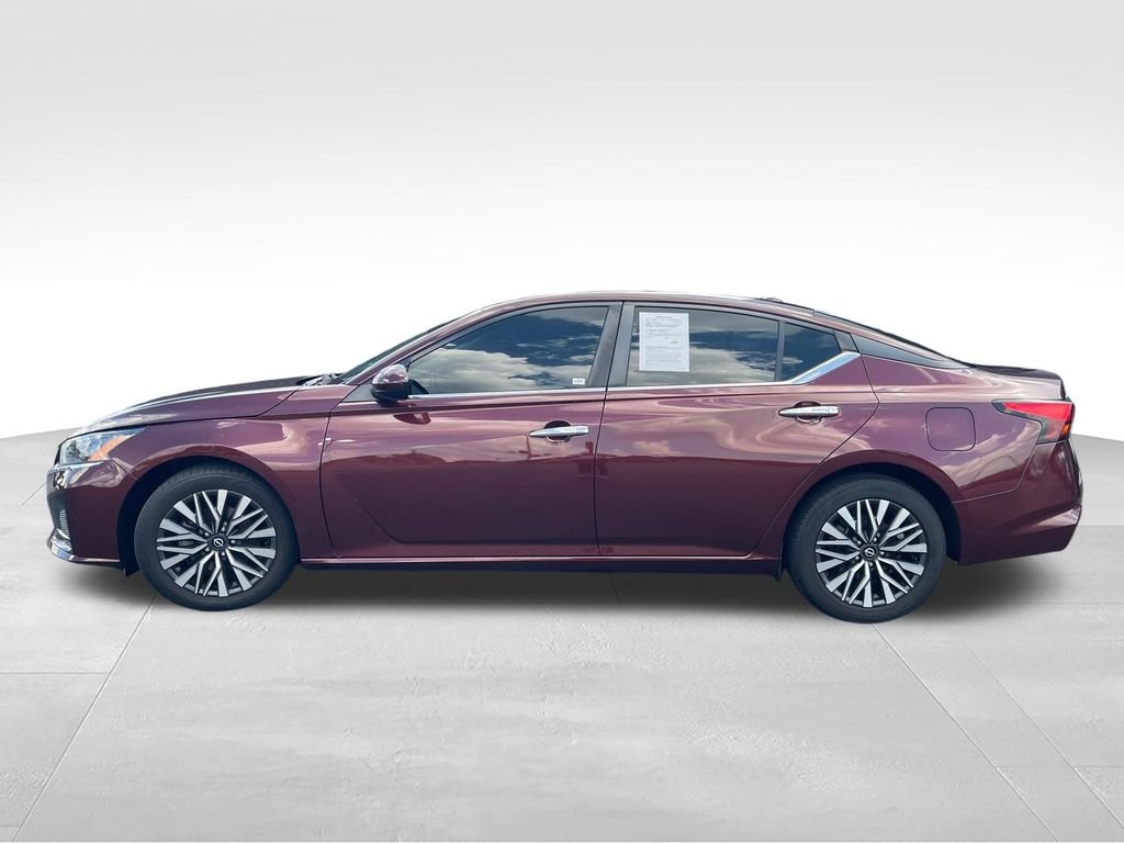 Used 2023 Red Nissan 2.5 SV image 2