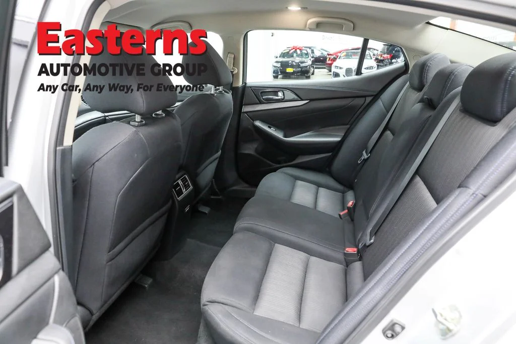 Used 2018 Silver Nissan 3.5 S image 22