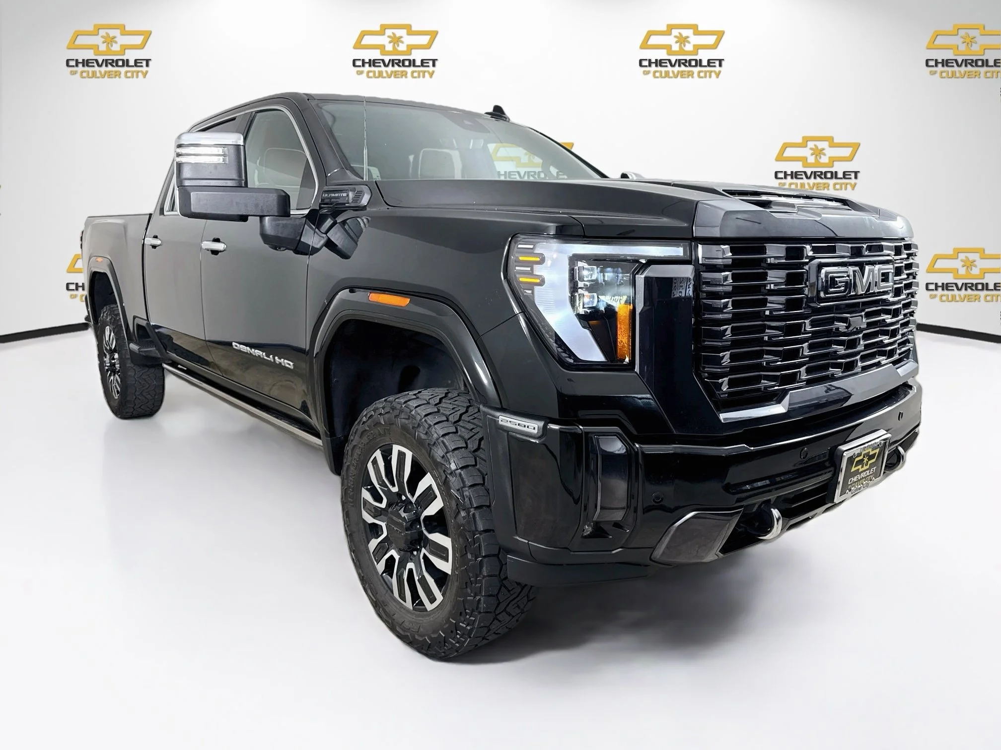Used 2024 Onyx Black GMC Denali Ultimate image 1