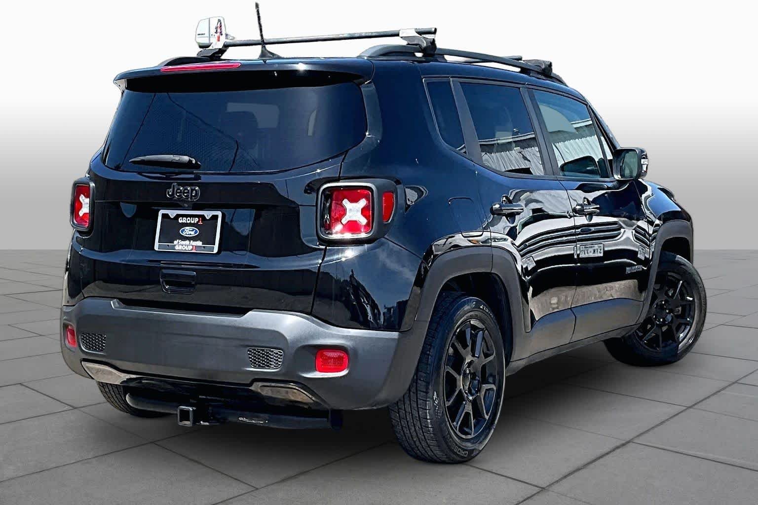 Used 2020 Black Clearcoat Jeep Altitude image 12
