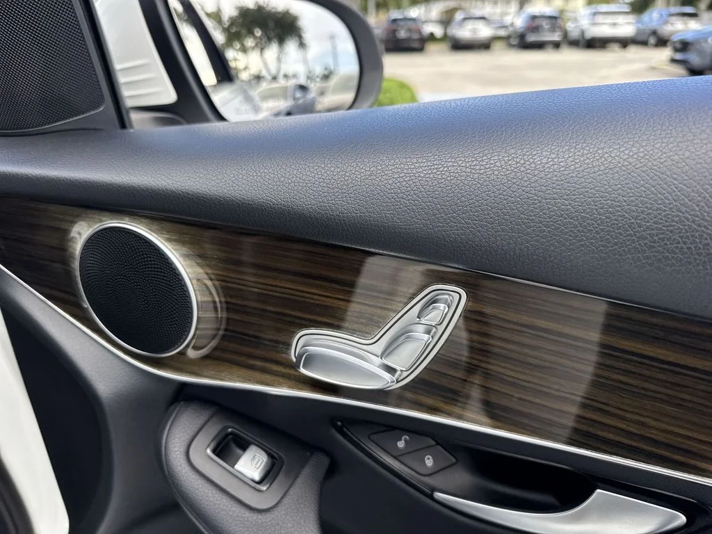 Used 2018 Polar White Mercedes-Benz GLC 300 image 45