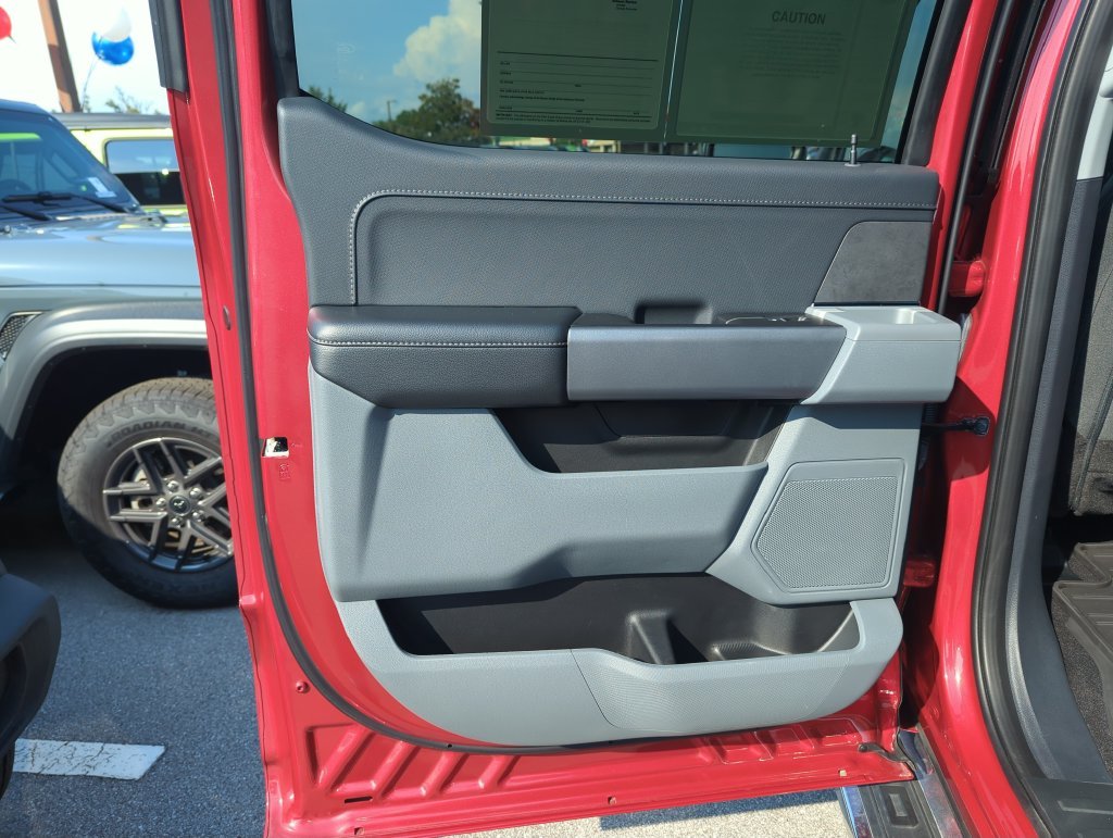 Used 2024 Red Ford XLT image 27