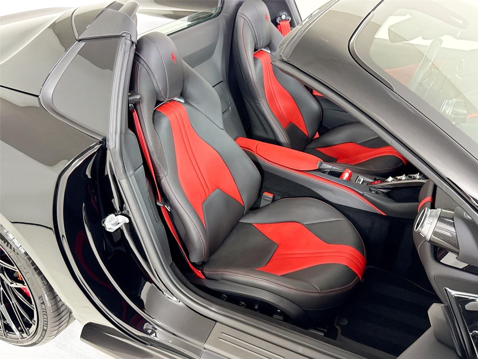 Used 2021 Nero Ferrari  image 30