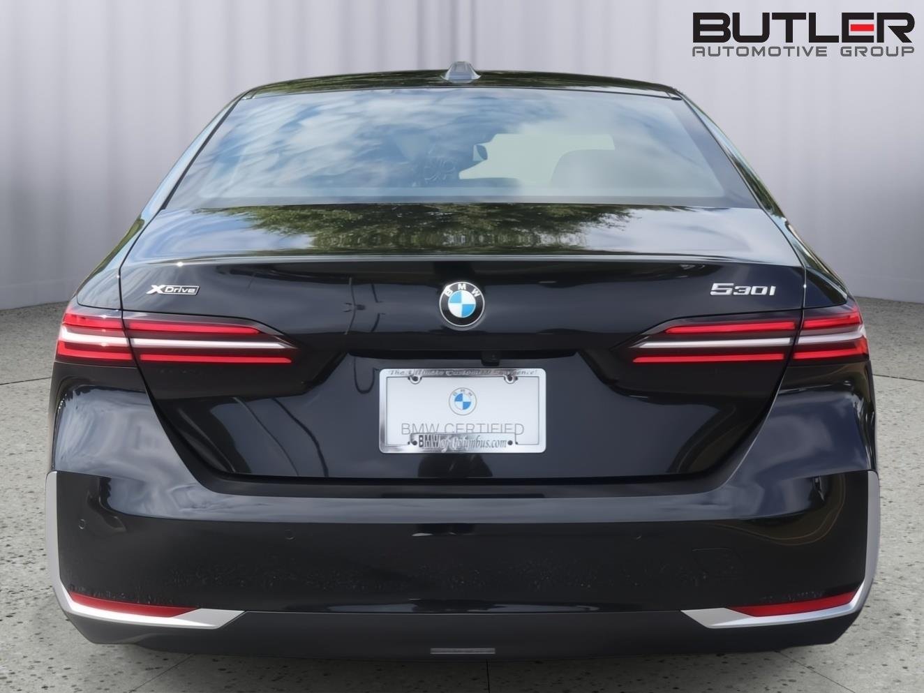 Used 2025 Black Sapphire Metallic BMW 530i xDrive image 5