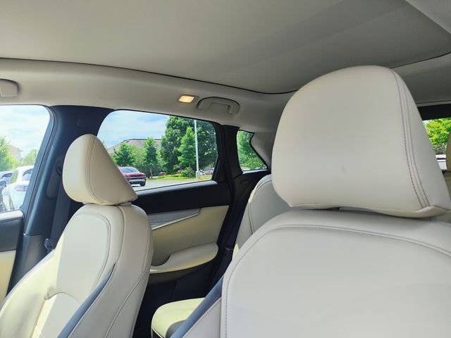 Used 2022 Red INFINITI Sensory image 5