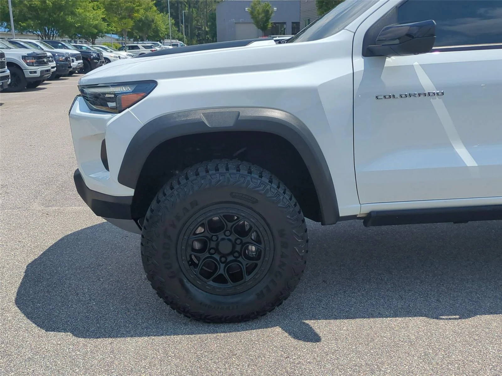 Used 2024 Summit White Chevrolet 4WD ZR2 image 10