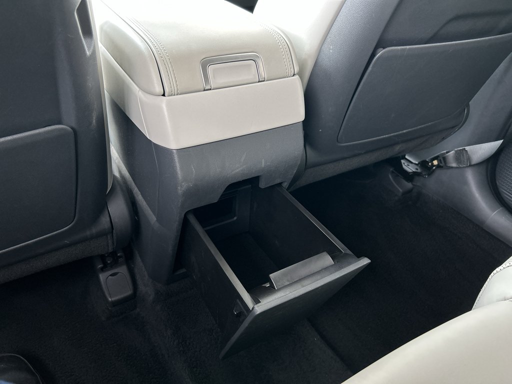 Used 2024 Grey Hyundai SEL image 15