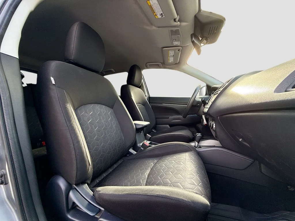 Used 2021  Mitsubishi 2.0 LE image 27