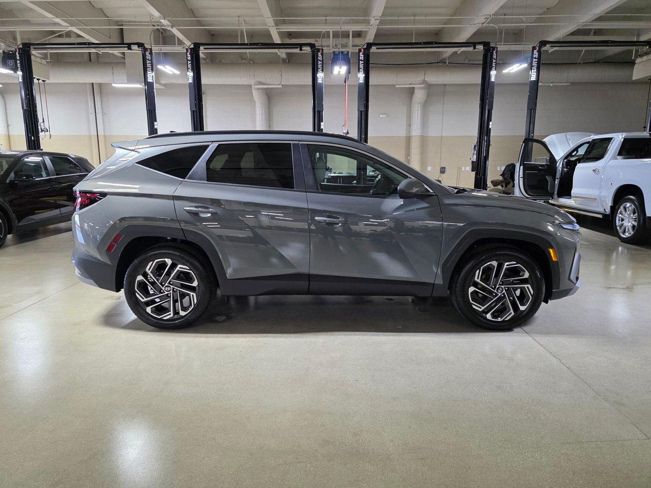 New 2026 Hampton Gray Hyundai SEL Plus FWD image 8