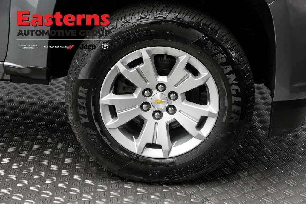 Used 2021 Gray Chevrolet LT image 28