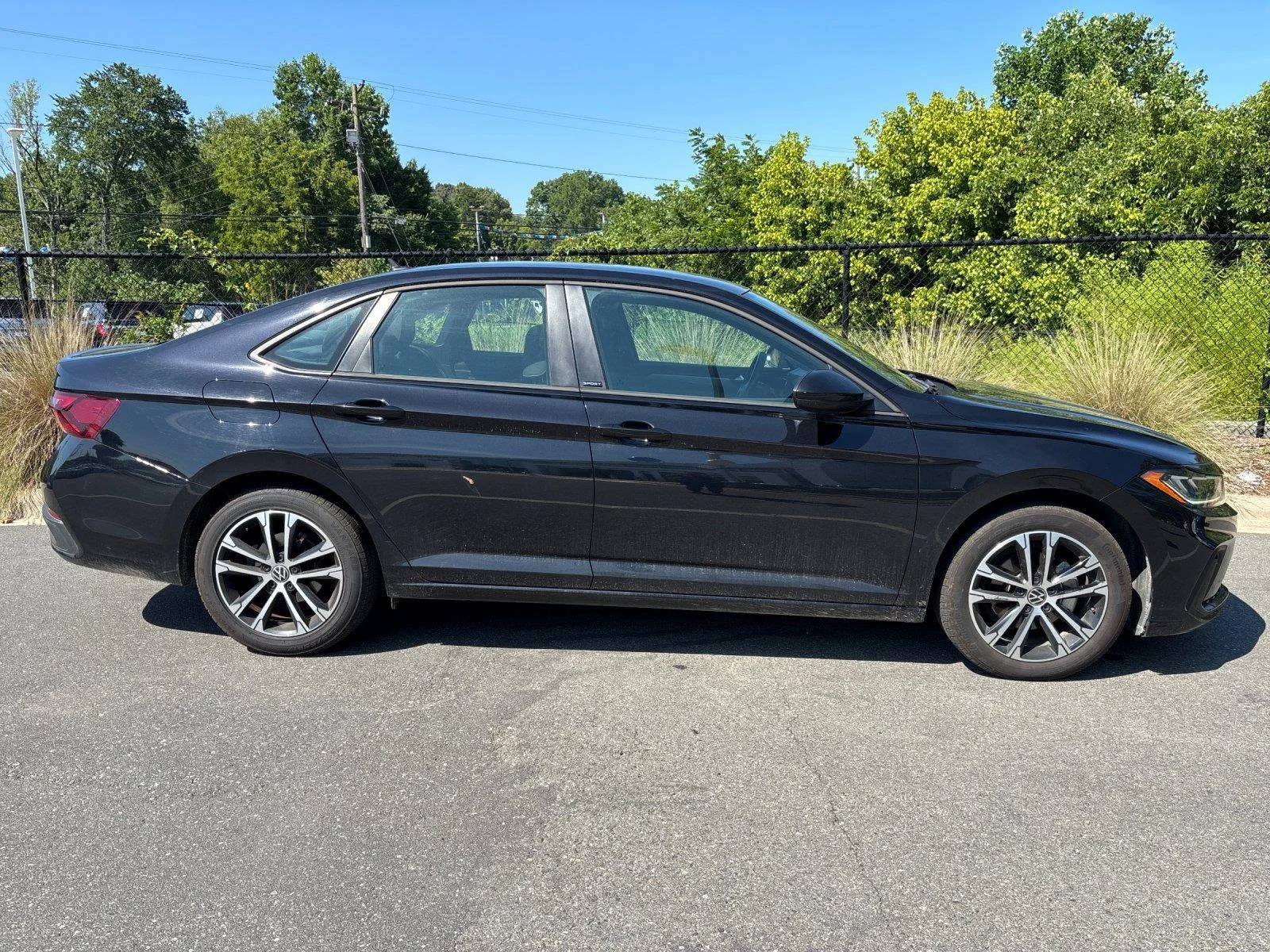 Certified Used 2025  Volkswagen Sport image 6