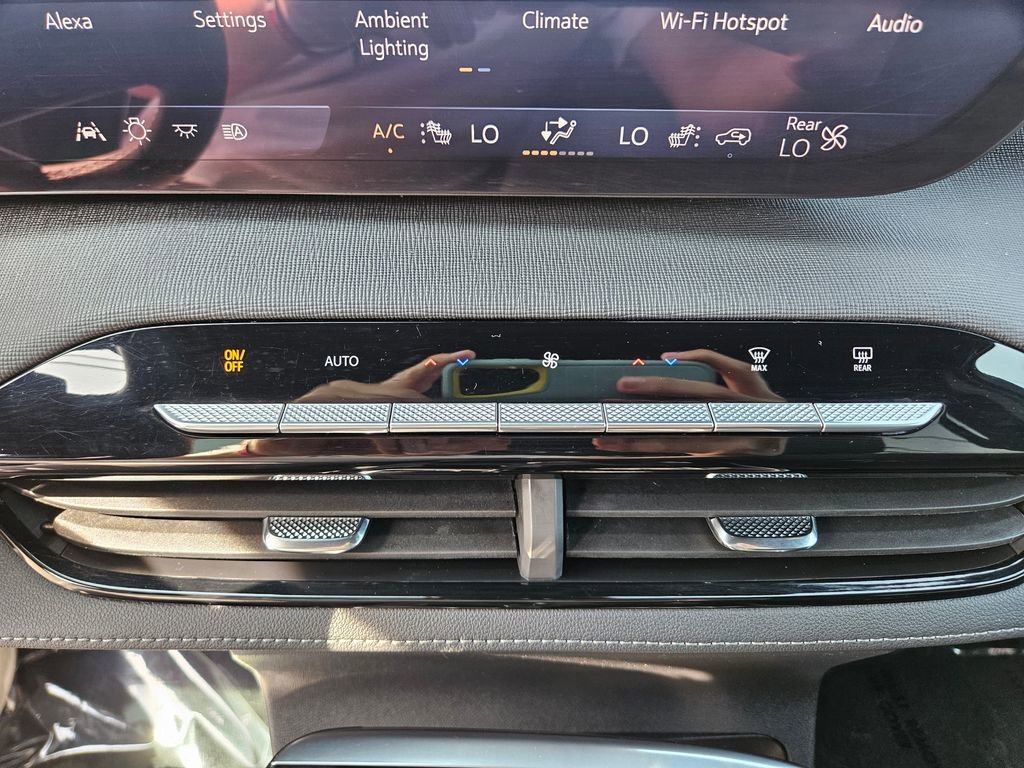 2025 Buick Enclave Preferred - Photo 25