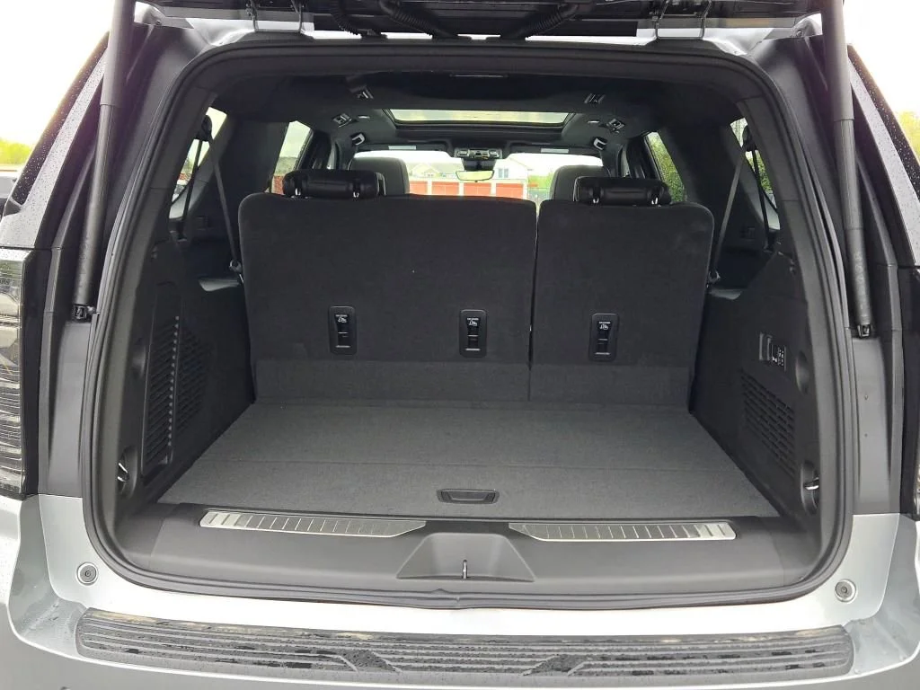 2026 Chevrolet Suburban RST - Photo 19