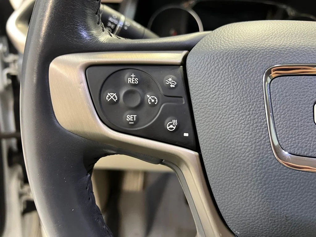 Used 2020 White GMC Denali image 20