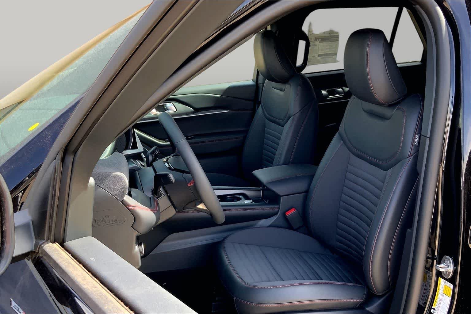 New 2026 Agate Black Metallic Ford ST-Line image 9