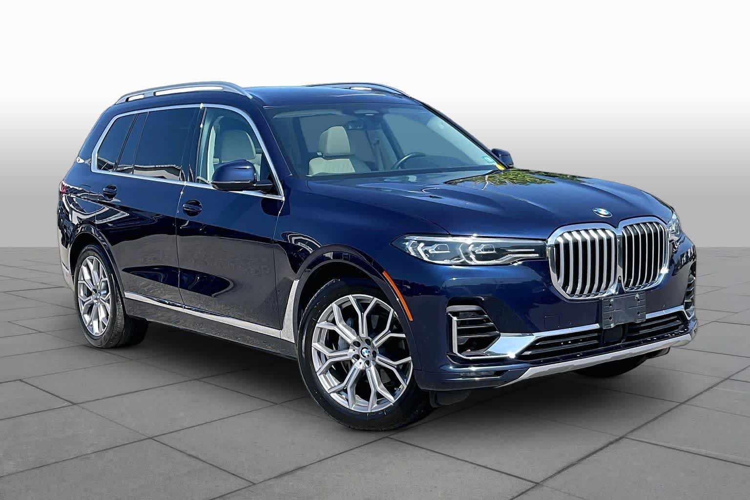Used 2020 Tanzanite Blue II Metallic BMW xDrive40i image 2
