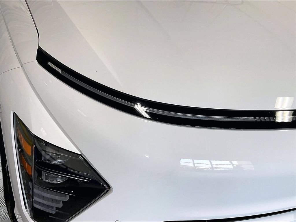 Used 2024 White Hyundai Limited image 32
