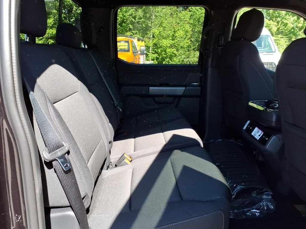 New 2026 Agate Black Metallic Ford XLT image 15