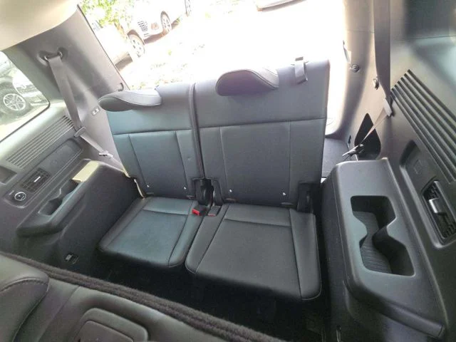Used 2024 Green Hyundai SEL image 6