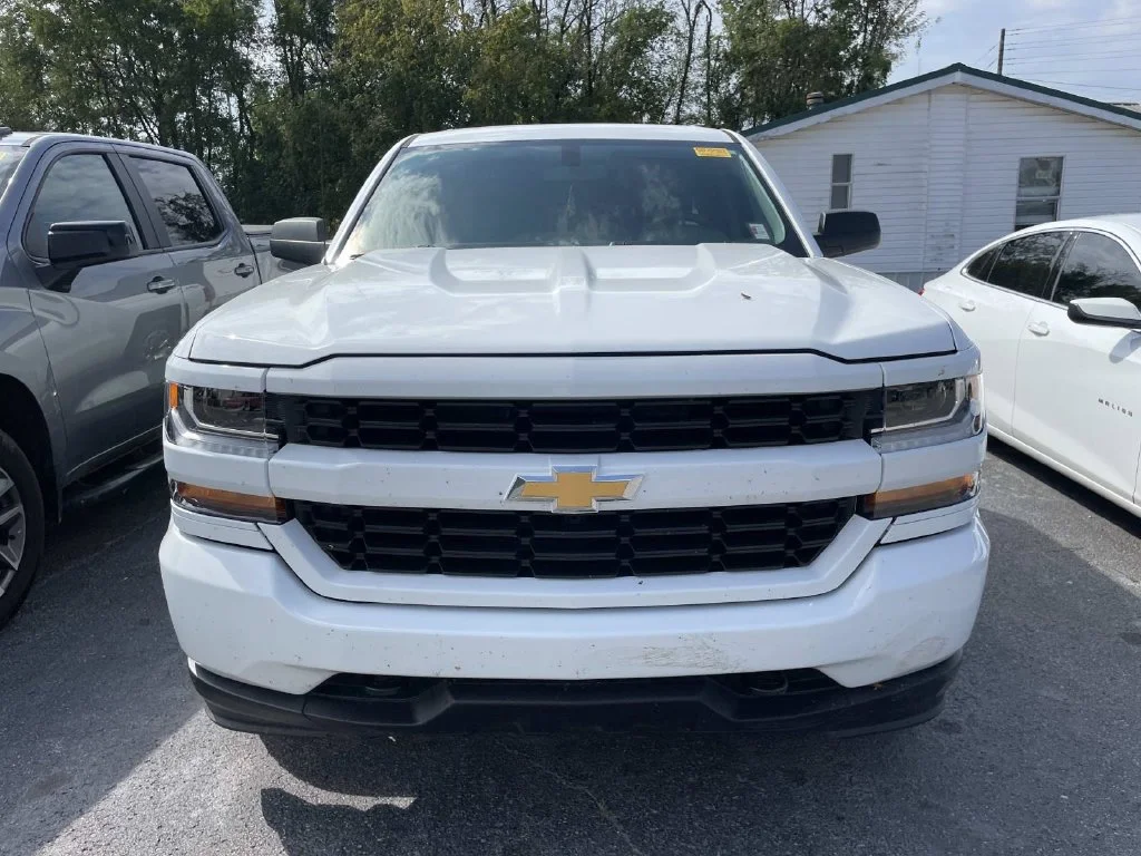 Used 2017 SUMMIT WHITE Chevrolet Custom image 2