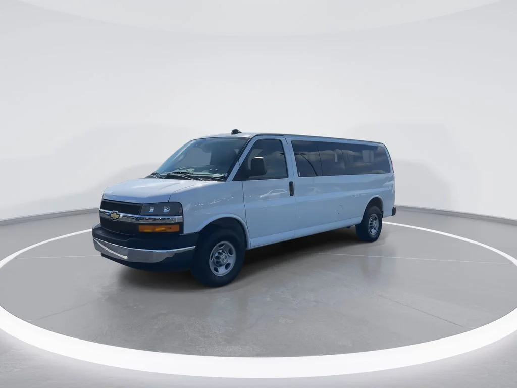 Used 2023 White Chevrolet LT image 4