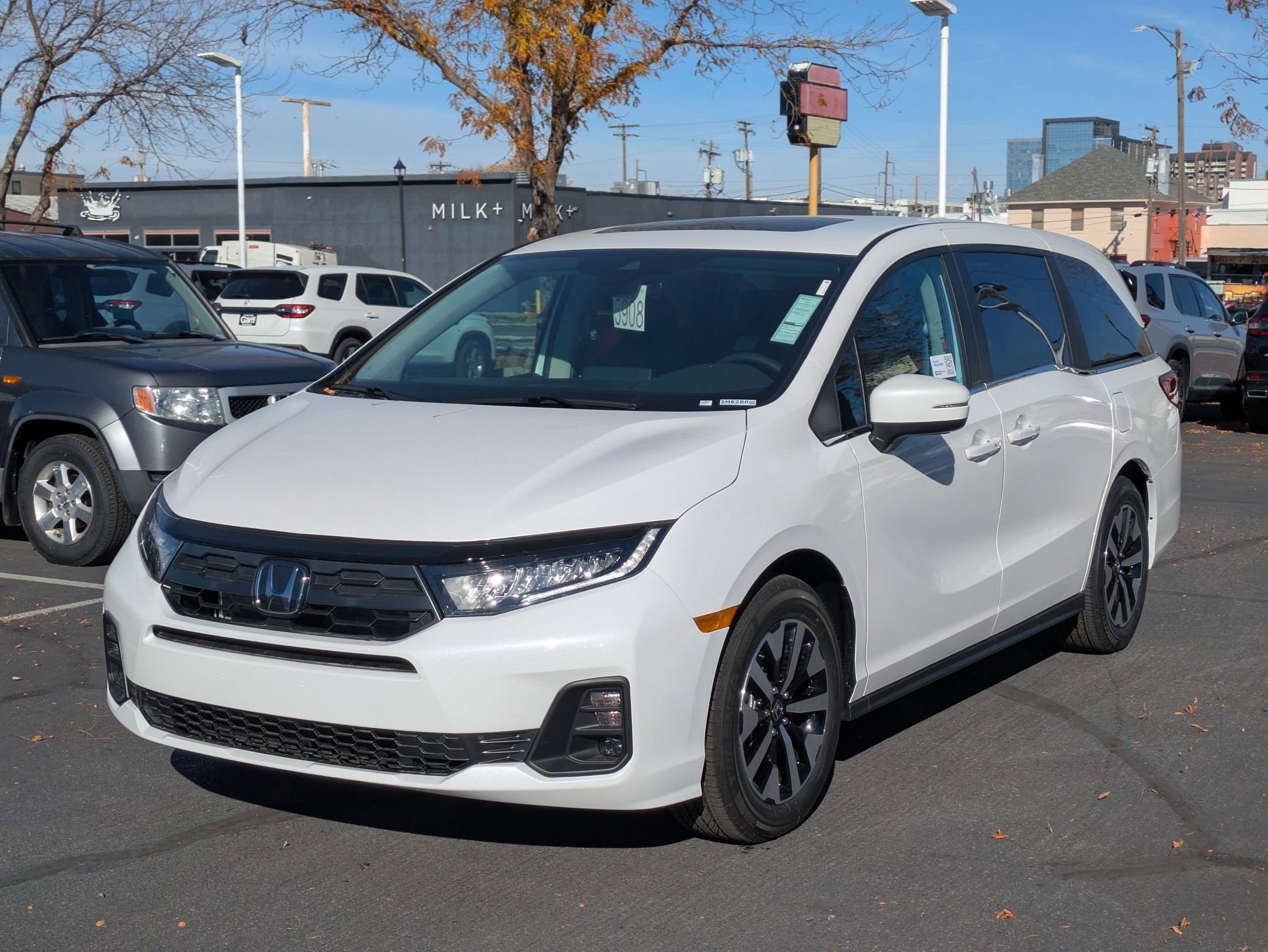 New 2026 Platinum White Pearl Honda EX-L image 8