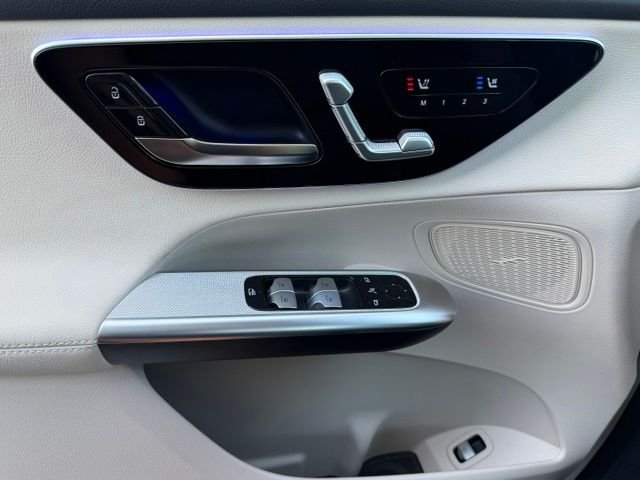 Used 2026 White Mercedes-Benz GLC 300 image 16