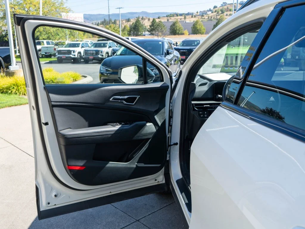 2026 Kia Sportage X-Line Hybrid - Photo 16
