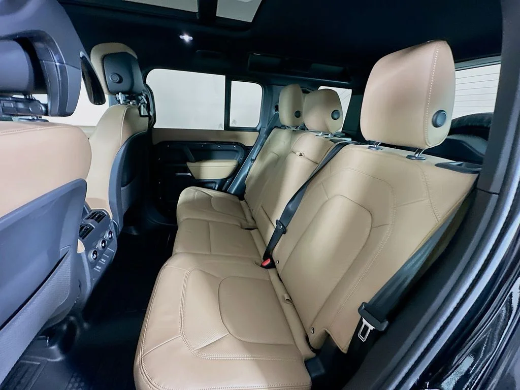 New 2026 Santorini Black Land Rover S image 24