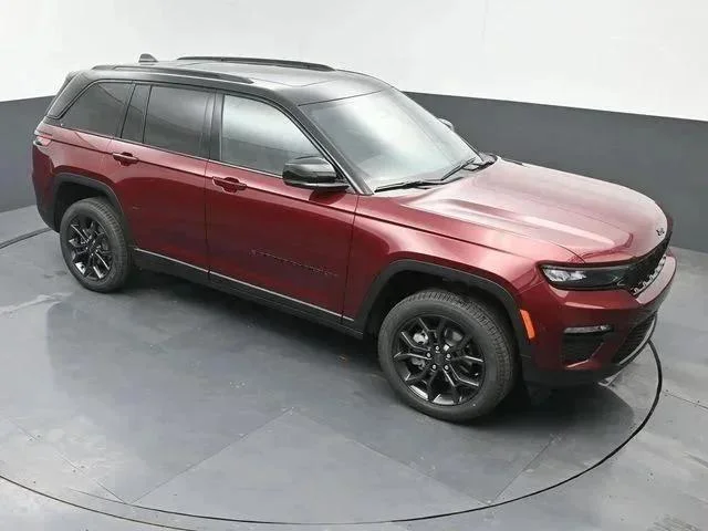 New 2025 Velvet Red Pearl-Coat Exterior Paint Jeep Limited image 36