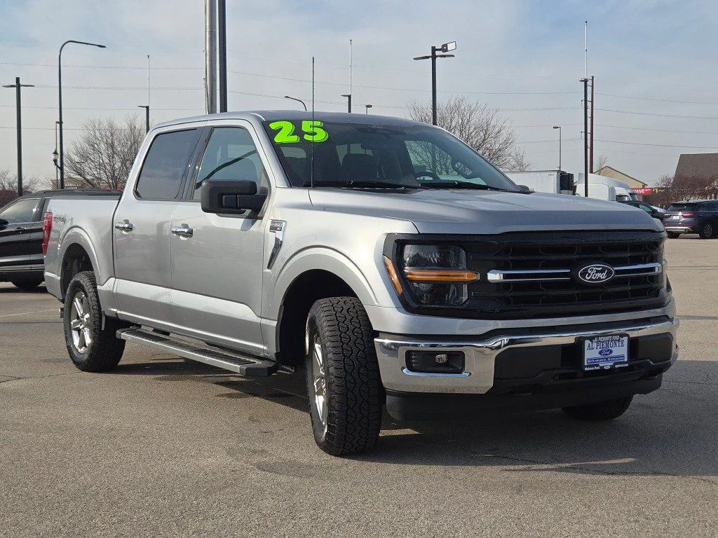 Certified Used 2025 Iconic Silver Metallic Ford XLT image 5