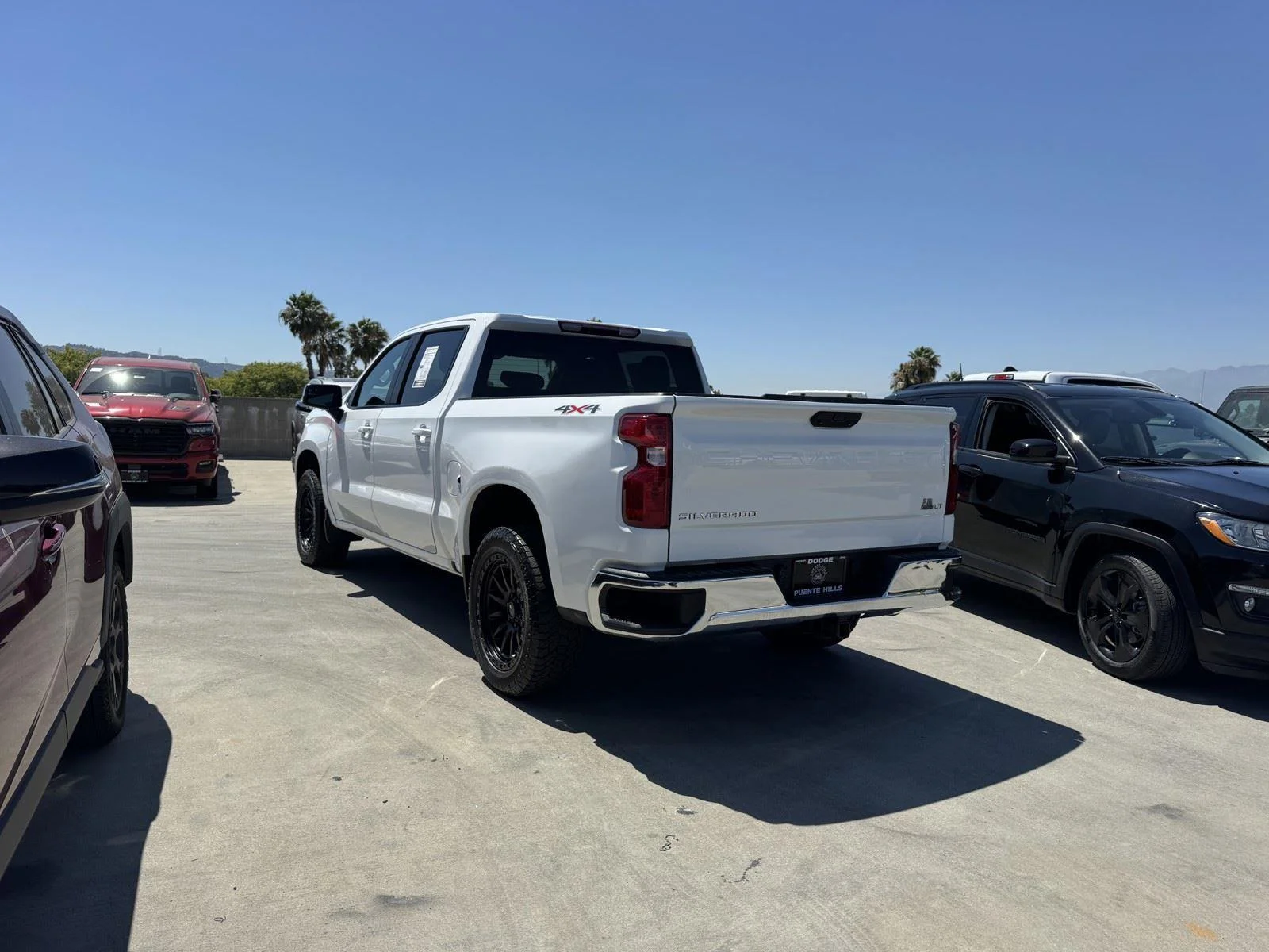 Used 2024 Summit White Chevrolet LT image 4