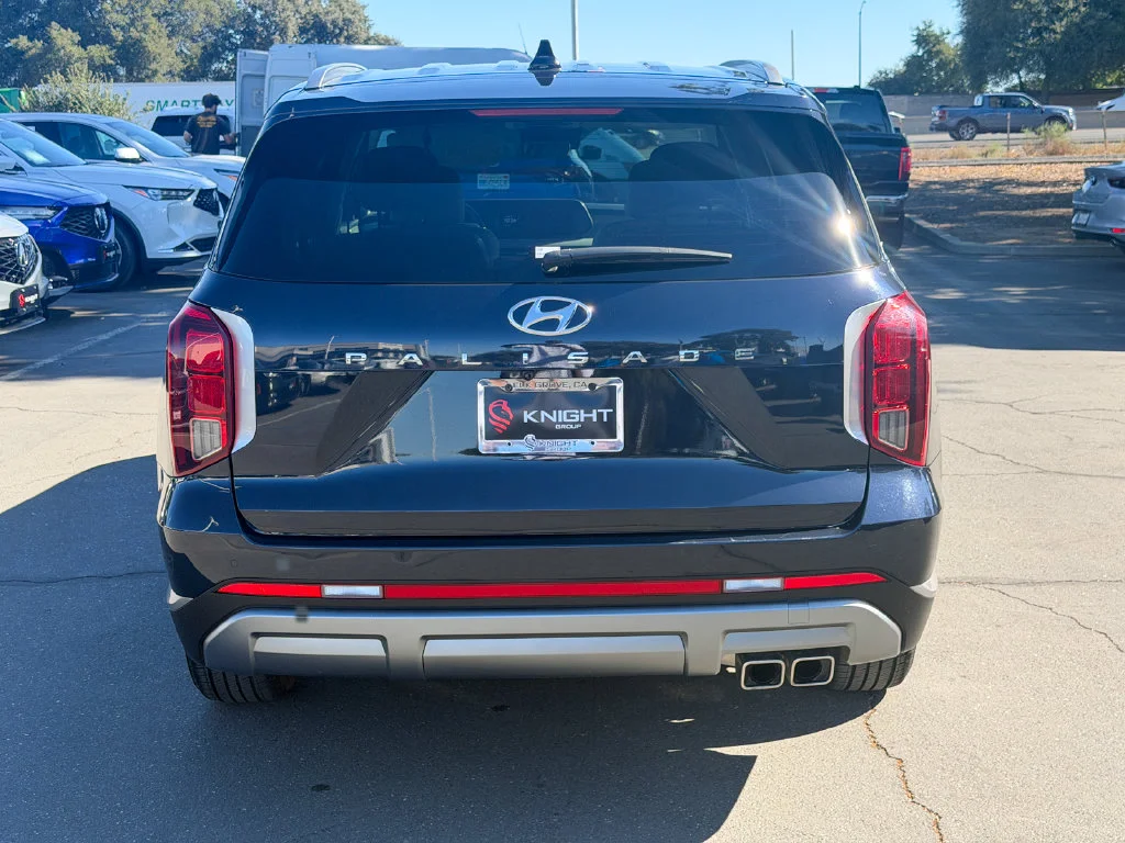Used 2025 Moonlight Cloud Hyundai SEL image 7