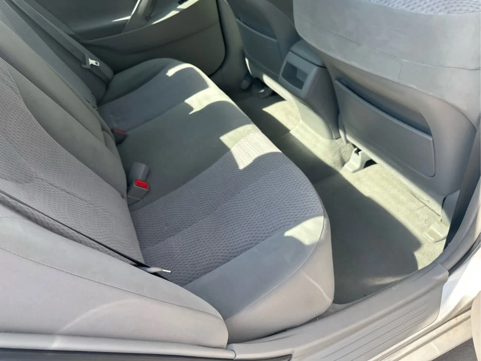 Used 2011 Classic Silver Metallic Toyota LE image 8