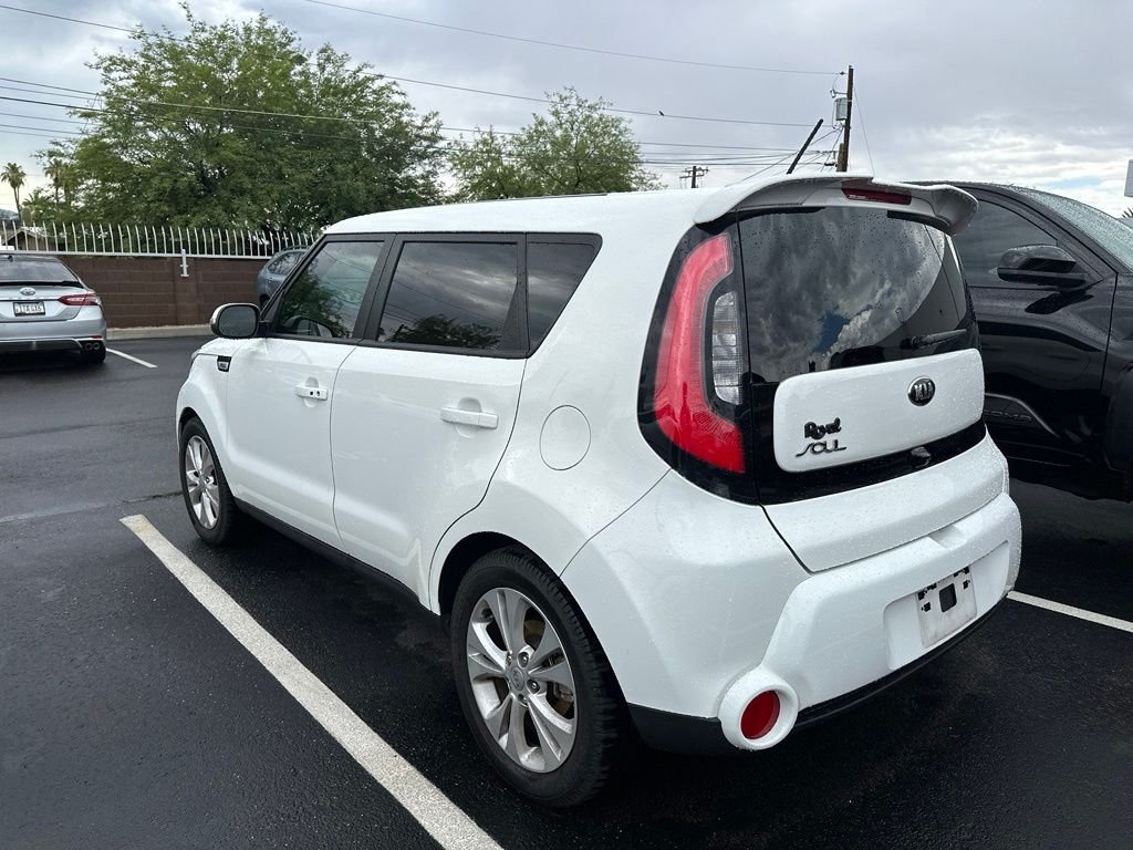 Used 2016 White Kia Exclaim image 4