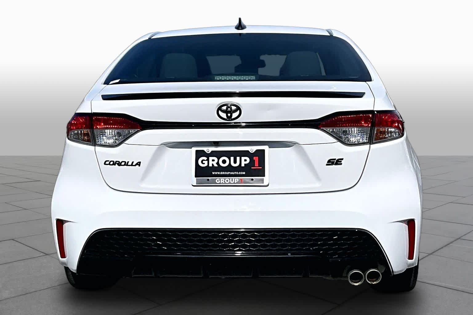 Used 2022 White Toyota SE Nightshade image 5