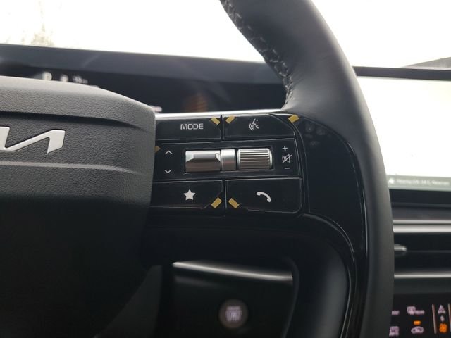 New 2026 Ivory Kia EX image 25