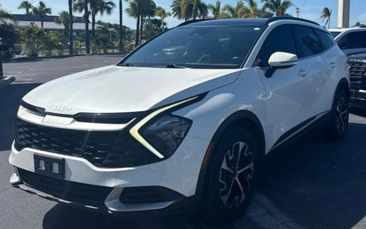Used 2023  Kia EX image 1
