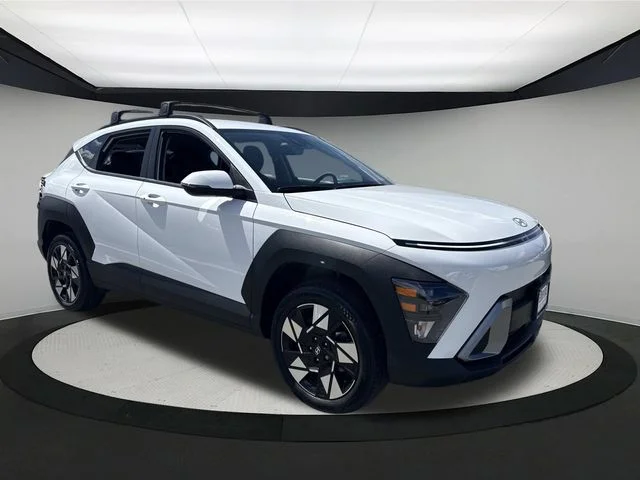 Certified Used 2025 White Hyundai SEL image 2