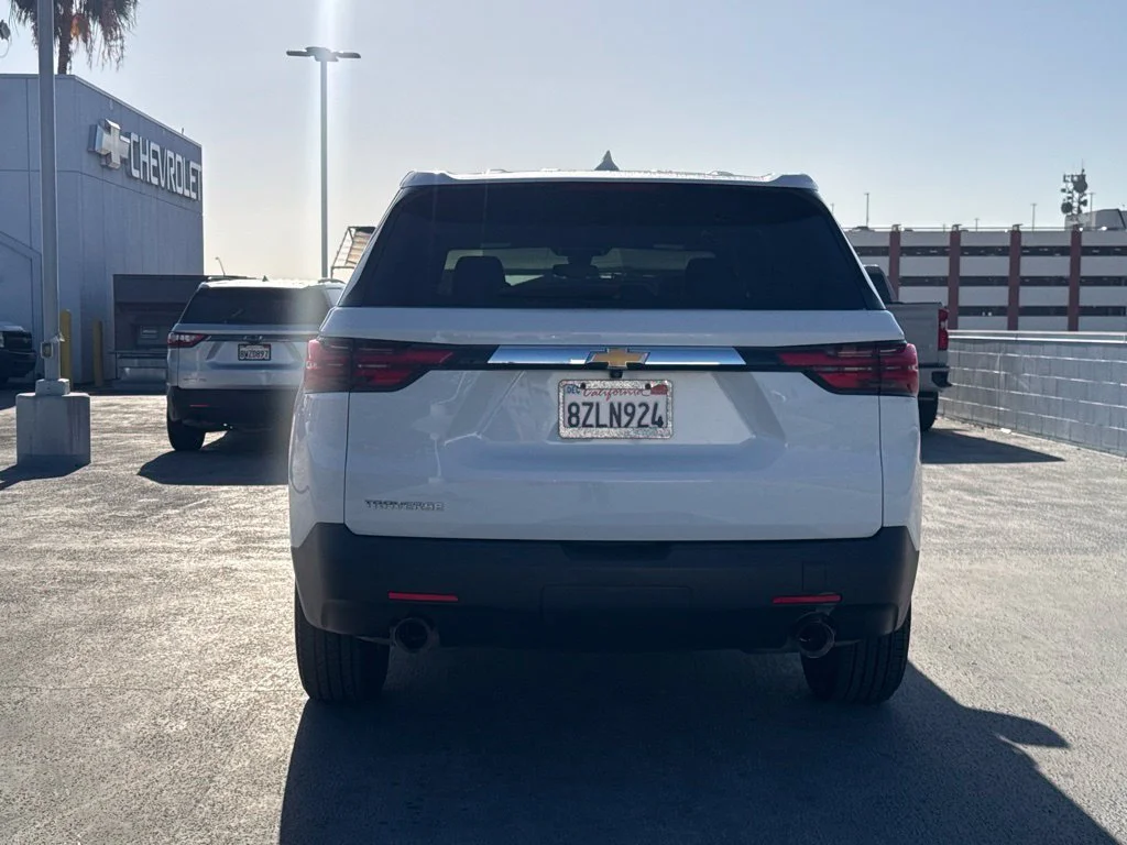 Used 2022 SUMMIT WHITE Chevrolet LS image 6