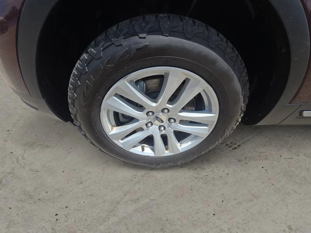 Used 2018 Red Ford XLT image 9